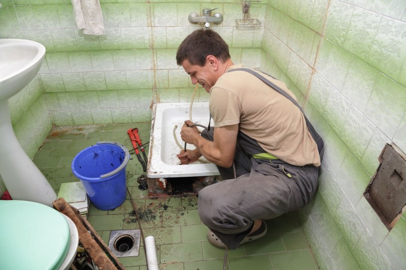 Signs Your Toilet Needs to Be Fixed